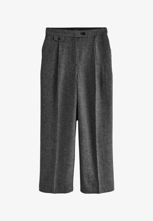 Pantaloni a gamba larga grigio scuro con pieghe frontali e dettaglio in vita con doppio bottone.