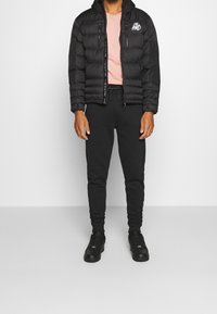 Kings Will Dream Tunn jacka - black