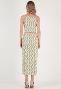 LELA SLIM FIT SET - Bluza - green white