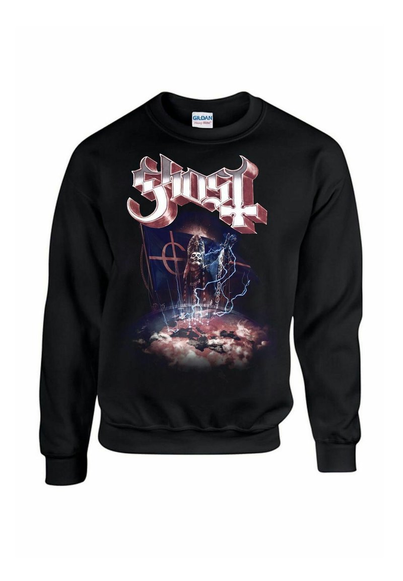 Černá mikina s grafikou, na které jsou znázorněny blesky, mraky a postava v náboženském oděvu, doplněná o slovo "Ghost" v tučném písmu.