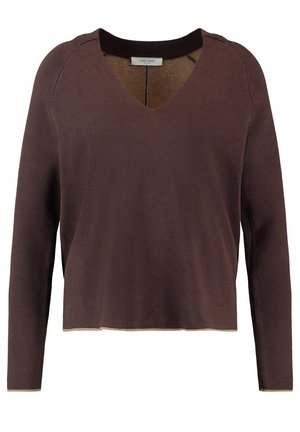 Pull marron à manches longues avec col en V, détail col rond et ourlet légèrement raccourci, fabriqué en tissu tricoté doux.