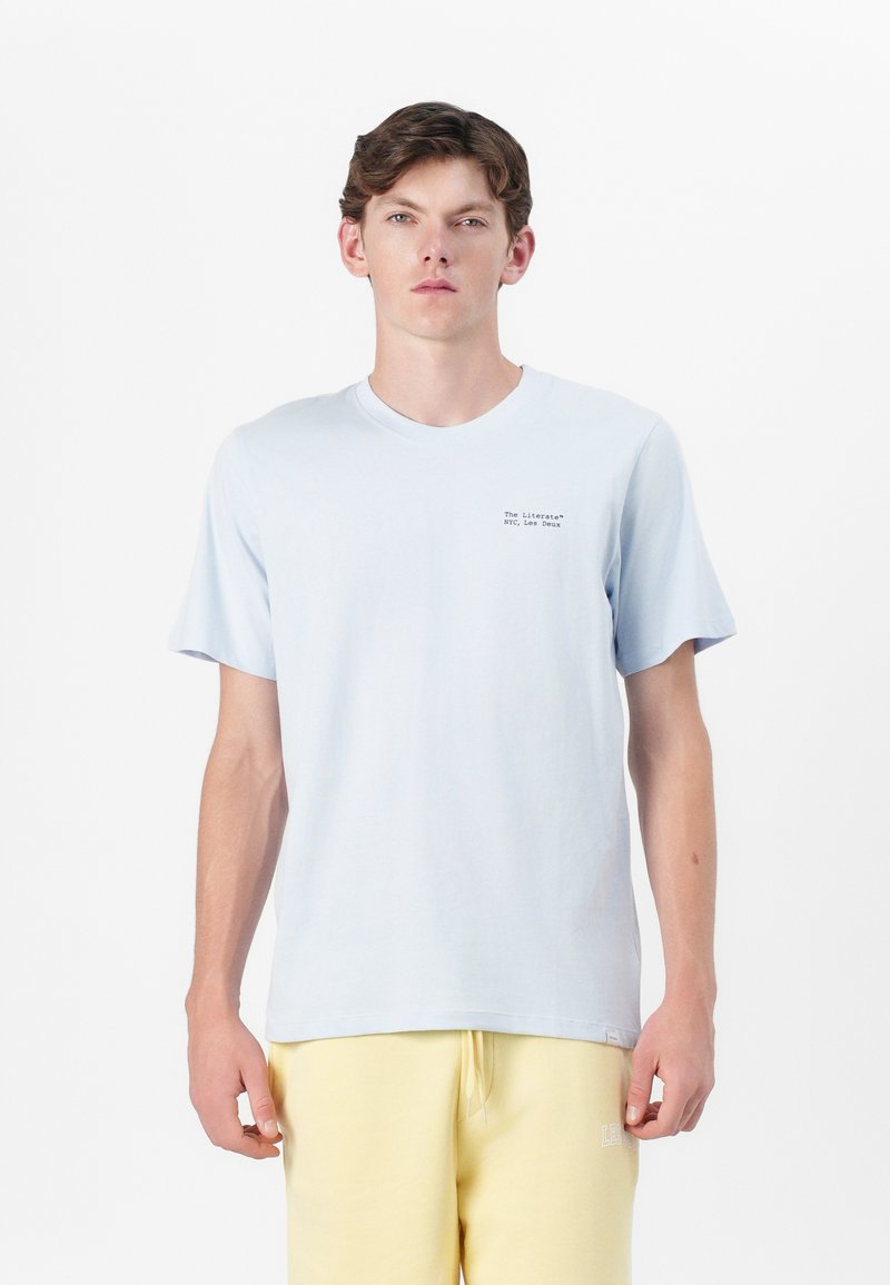 Les Deux T-shirt print lichtblauw