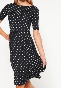 Wallis Vardagsklänning - black