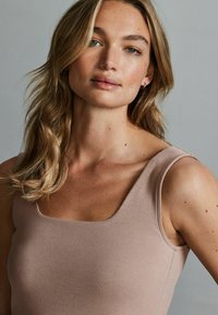 Next REGULAR FIT - Pulóverruha - stone