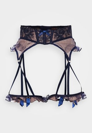 Navyblauwe kanten suspenderriem met doorschijnende gaassecties, decoratieve satijnen strikken en verstelbare banden met gerimpeld kant.