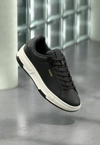 Sélectionné, black