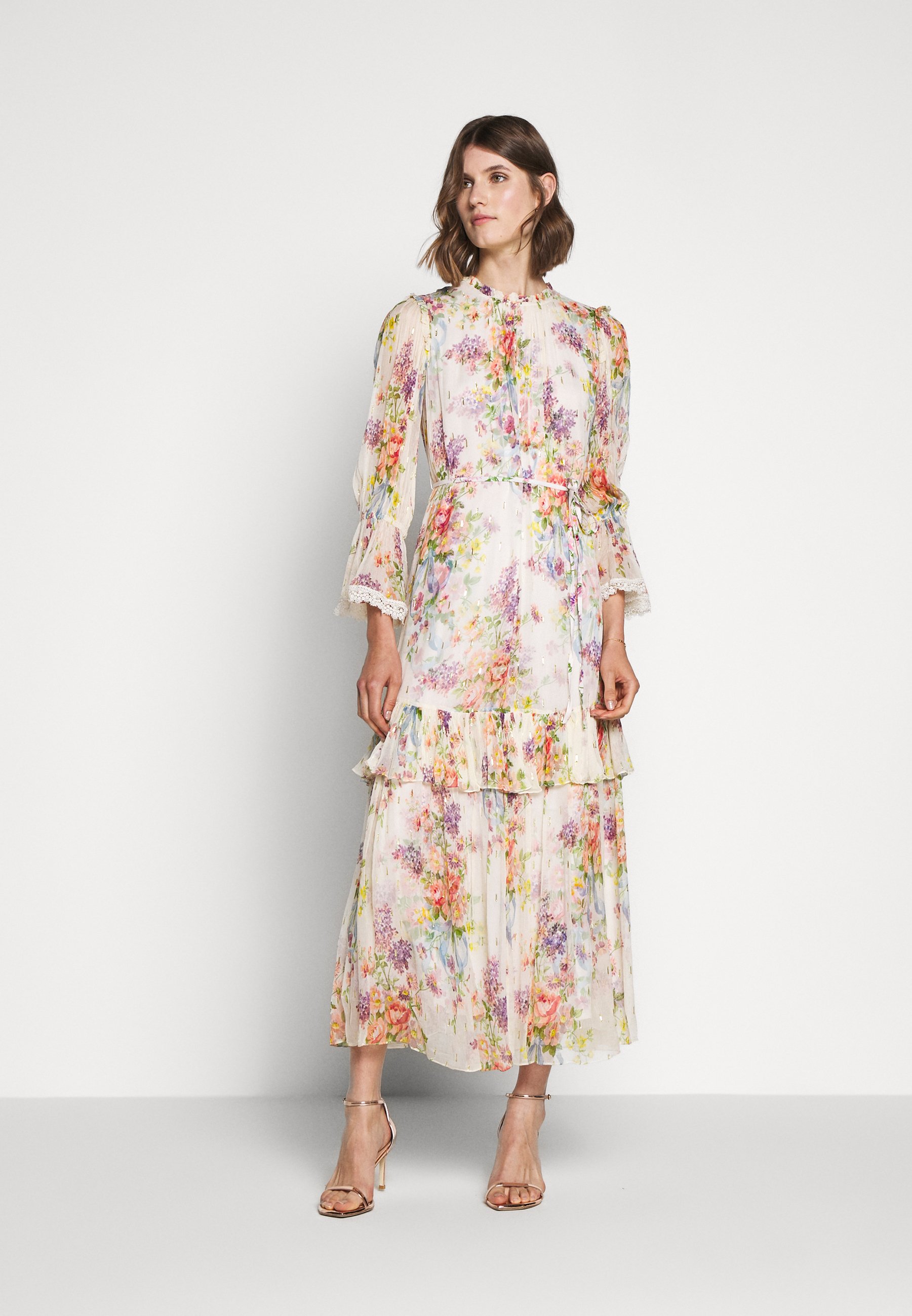 robe needle and thread occasion