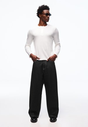 EMBROIDERED BARREL - Túlméretezett farmernadrág - black