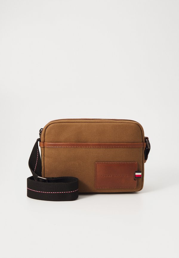 CASUAL PREP CAMERA BAG - Cross body bag - clay soil