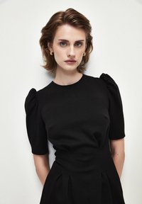 adL RUFFLED SLEEVE  - Denní šaty - black