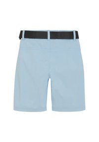 Ljusblå badshorts med ett svart elastiskt midjeband. Har en enkel design, slät textur och inga synliga fickor eller mönster.