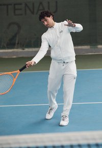 EA7 Emporio Armani TENNIS PRO TRACK WIMBLEDON - Μπουφάν προπόνησης - white