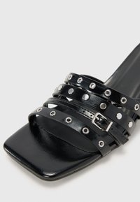 Thumbnail Image 6
