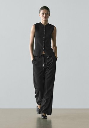 V-NECK  WITH BUTTON DETAILS  - Smanicato - black