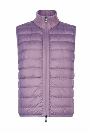 Lavendelfarvet polstret vest uden ærmer med horisontale quiltninger, lynlås foran og ribbet høj krave.