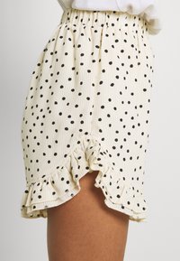 Missguided Šortky - sand