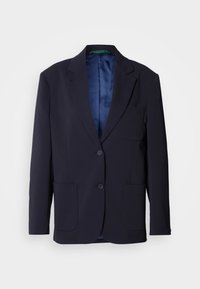 Blazer marine en tissu lisse, doté de deux poches avant, de deux boutons et d'une doublure en satin bleu. Design minimaliste avec revers crantés.