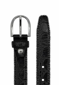 Belt en cuir noir avec une texture de crocodile embossée, boucle en métal argenté et couture pointillée le long des bords. La boucle présente un design à ardillon.