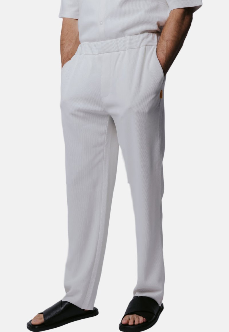 Justin Cassin ABADE  - Broek - white