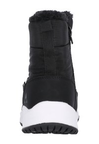 Svarta vinterstövlar med syntetpälsfoder, vadderat skaft, en bakre dragflik och en vit gummisula med mönster för bra grepp.