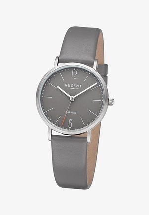 Montre-bracelet grise avec boîtier argenté, cadran simple affichant la marque "Regent", aiguilles des heures et des minutes argentées, et aiguille des secondes à pointe rouge sur un bracelet en cuir.
