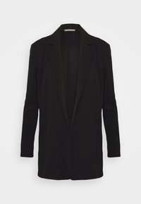 Černý blazer vyrobený z hladké tkaniny, s vykrojeným límcem, otevřeným designem vpředu a dlouhými rukávy. Minimalistický a dobře střižený silueta.