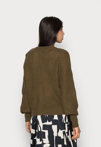 Vero Moda VMLEA V NECK CARDIGAN - Casaco de malha - dark olive