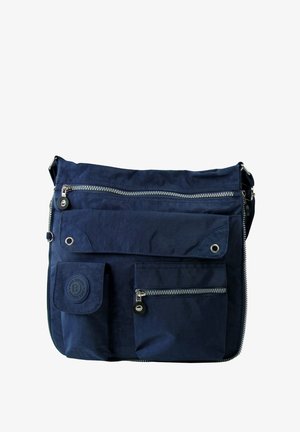 Navyblaue Umhängetasche aus Nylon mit mehreren Reißverschlusstaschen, Druckknopfverschlüssen und einem Gummilogo-Patch. Texturiertes Material mit silbernem Beschlag.