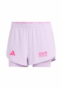 Paarse hardloopshorts met een lichtgewicht ontwerp, met een roze "BMW Berlin Marathon" logo en roze Adidas strepen op de tailleband.