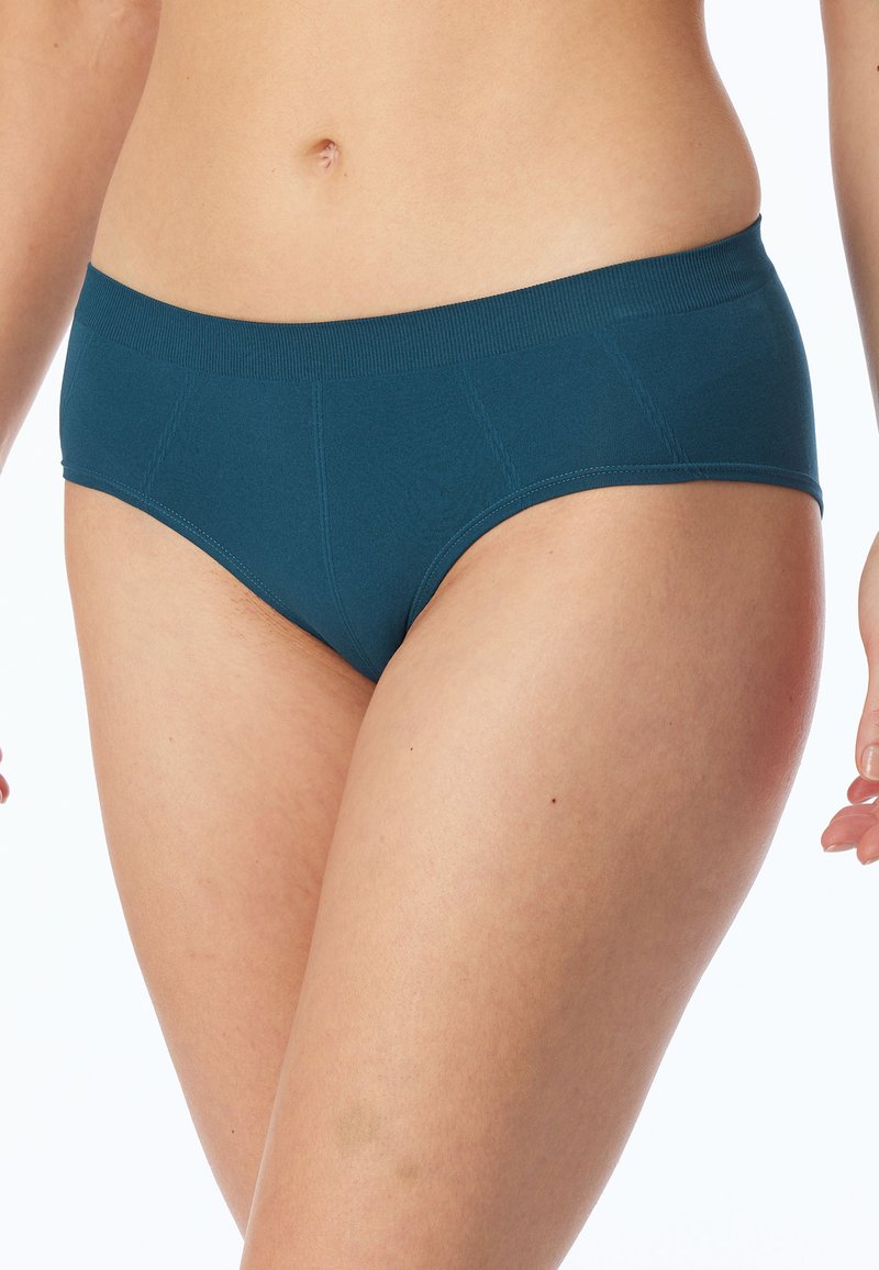 Türkisfarbene Stretch-Stoff-Hipster-Unterwäsche mit breitem elastischen Bund. Glatte Textur, keine sichtbaren Nähte und ein klassisches Slips-Design.