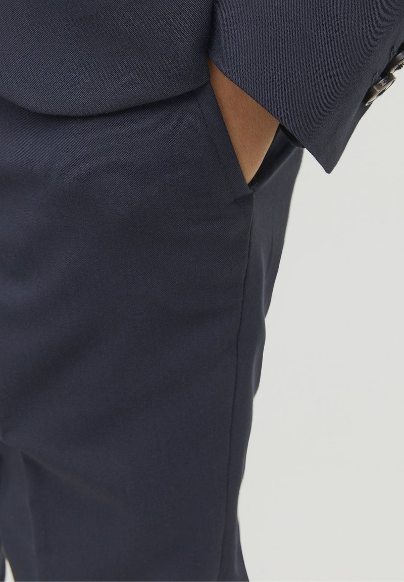 Jack & Jones Junior JPRSOLAR TROUSER - Kostymbyxor - dark navy