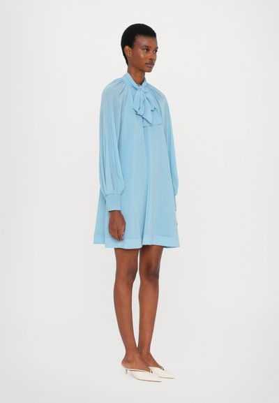 Alice + Olivia GRACEN TRAPEZE MINI DRESS - Kasdienė suknelė - mineral blue