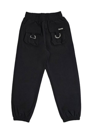 Pantaloni cargo neri con vita e polsini elastici, caratterizzati da due grandi tasche frontali ciascuna con patta e dettaglio a D-ring in metallo.