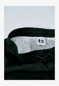 Unausgewählt, black