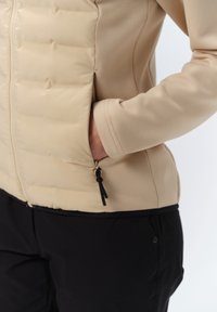 Thumbnail Image 4