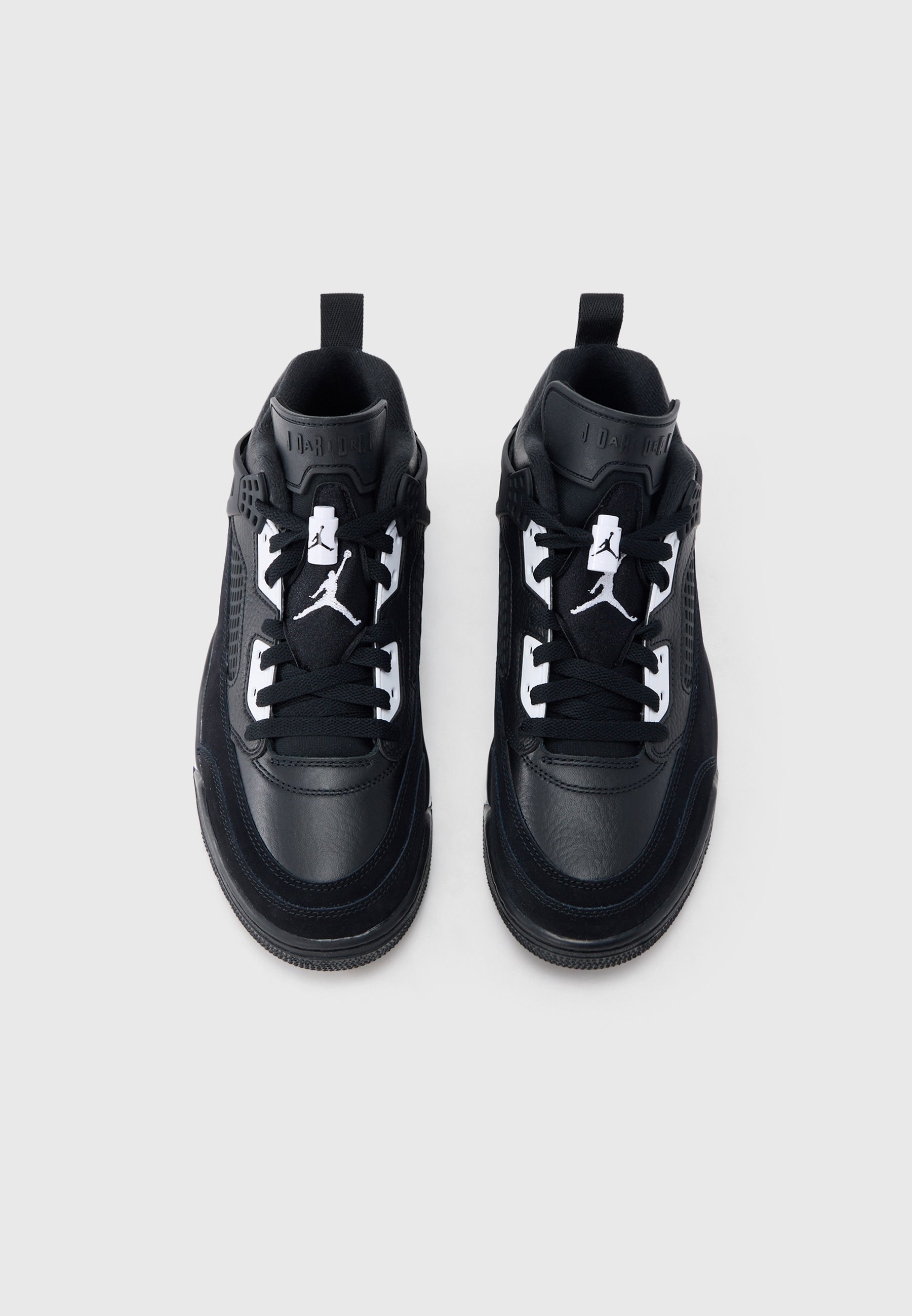 mens black jordan sneakers