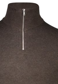 Maglione marrone lavorato a maglia con colletto alto e zip argento. Tessuto testurizzato con un design a costine, che enfatizza calore e comfort.