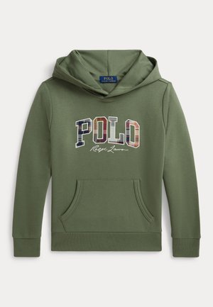 Bluza z kapturem w kolorze oliwkowej zieleni z przednią kieszenią, kapturem i logo „POLO Ralph Lauren” w wielokolorowe, kratkowane litery na piersi.