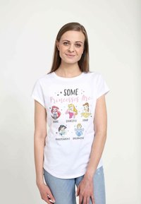 Disney DISNEY PRINCESSES SOME PRINCESSES ARE - Camiseta estampada - white