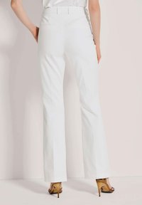 MADELEINE Stoffhose - white