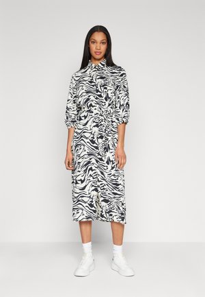 Vero Moda VMILONA 3/4 SLEEVE 7/8 DRESS  - Vapaa-ajan mekko - birch/ilona