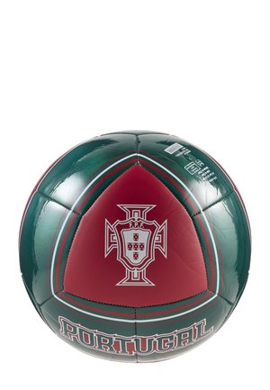 Pallone da calcio con pannelli verdi e rossi, caratterizzato dall'emblema nazionale del Portogallo e dalla parola "PORTUGAL" in lettere bianche grassetto.
