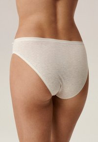 Jasnoszare bawełniane bikini o miękkiej fakturze, z wygodnym pasem i bezszwowymi wykończeniami nóg.