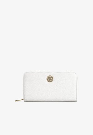 Portafoglio in pelle bianca texture con un accento del logo dorato, chiusura con zip e forma rettangolare, caratterizzato da una finitura liscia e design minimalista.
