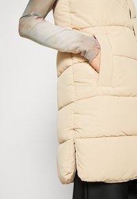 Noisy May NMDALCON  - Strukirani kaput - beige