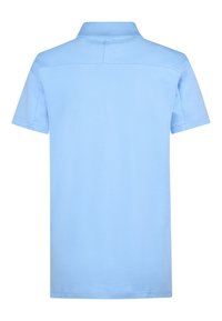 Ljusblå kortärmad pikétröja i bomull. Har en klassisk krage och en ren bakdesign utan ytterligare mönster eller detaljer.