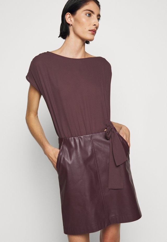 DRESS - Robe d'été - violet swan