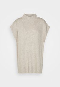 Pull en tricot sans manches beige avec un col montant haut, un ourlet côtelé et une texture douce ; il a une silhouette décontractée et un design minimal.