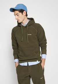 Les Deux DUNCAN HOODIE - Sweatshirt com capuz - olive night