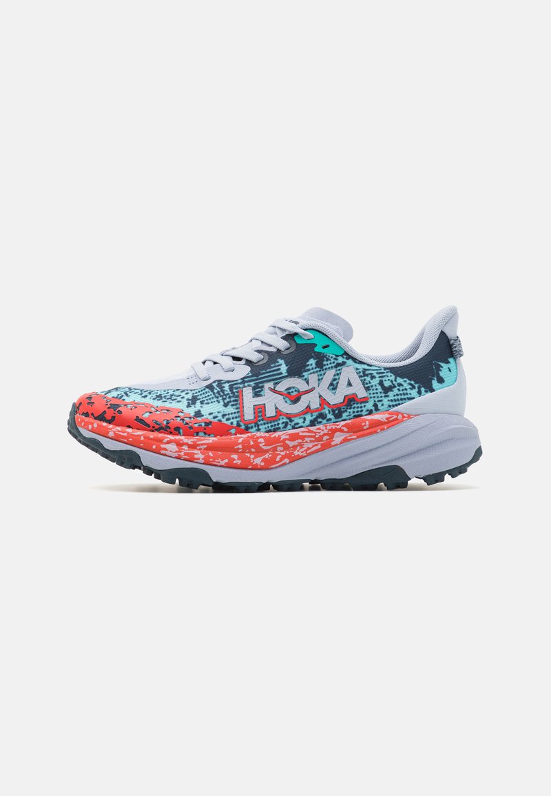 HOKA SPEEDGOAT 6 UNISEX - Løpesko for mark - gull/stormy skies